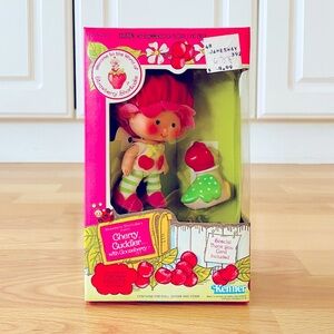 🍓ORIGINAL 1980s STRAWBERRY SHORTCAKE CHERRY CUDDLER *COMPLETE BOX SET*